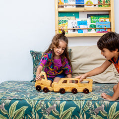 טרקטור עץ נוסע